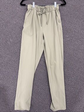 Women’s Lululemon drawstring pants